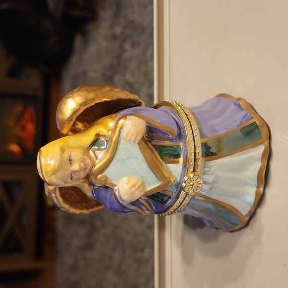 SALE⚡️ANGEL PORCELAIN HIDDEN MUSIC BOX  about 4.5" - Picture 1 of 11